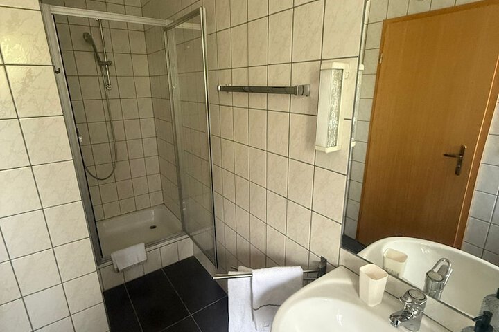Room 34 of 41