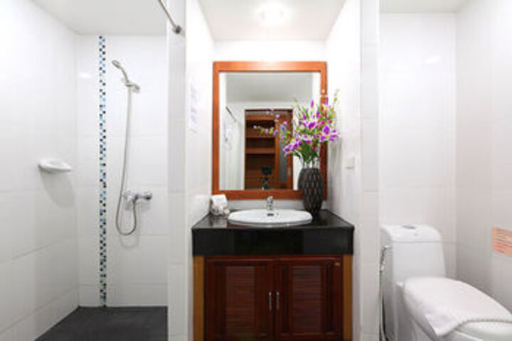Room 9 of 68
