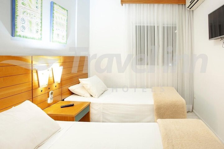 Room 9 of 35