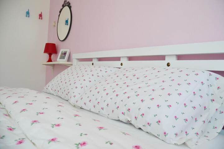 Room 4 of 27