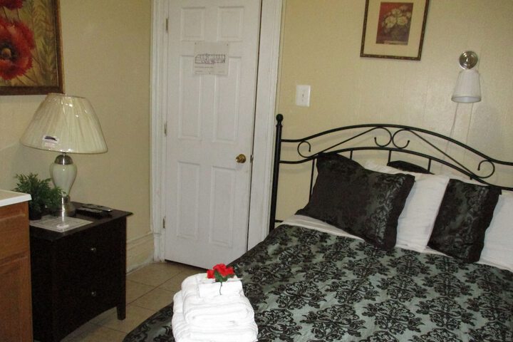 Room 11 of 38