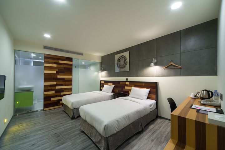 Room 14 of 42