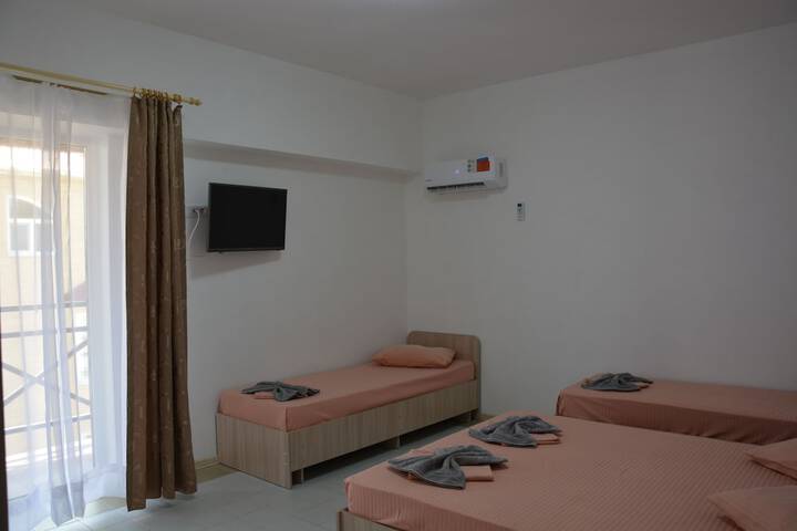 Room 32 of 34