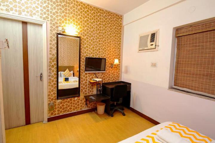 Room 7 of 8