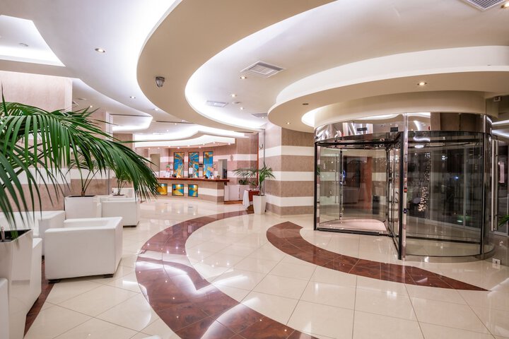 Hotel 2 of 171