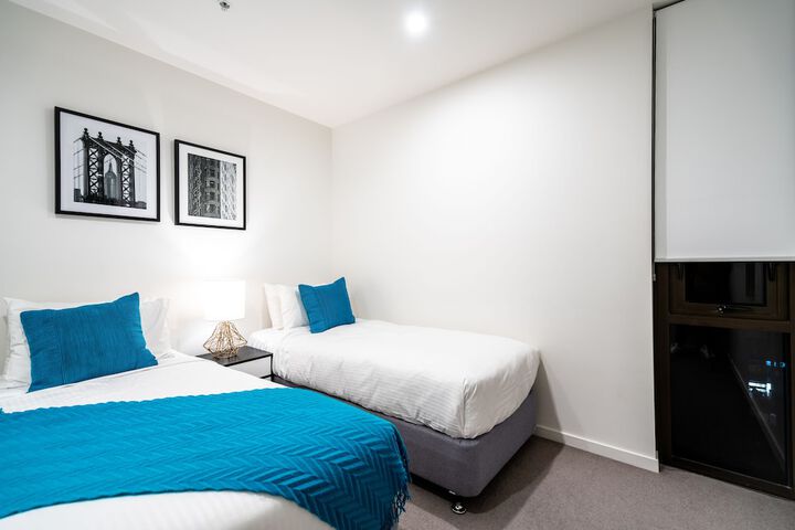 Room 4 of 82