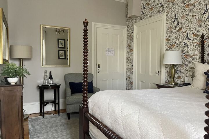 Room 21 of 74