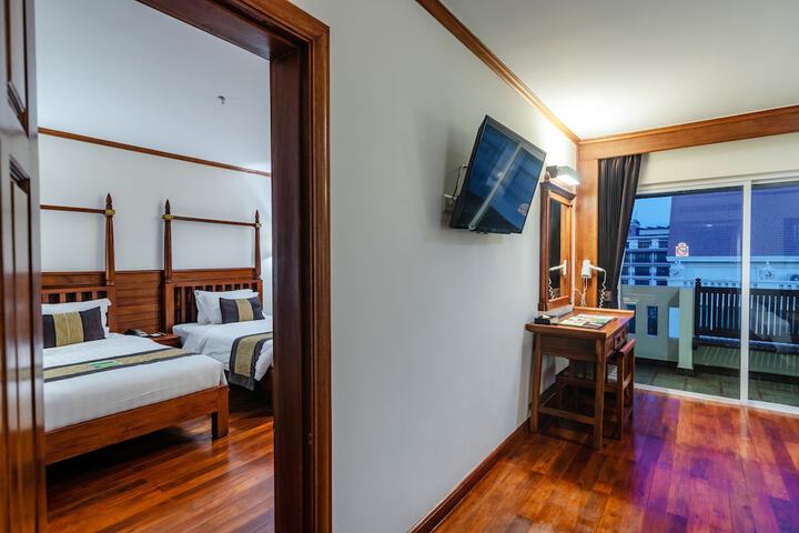 Room 26 of 145