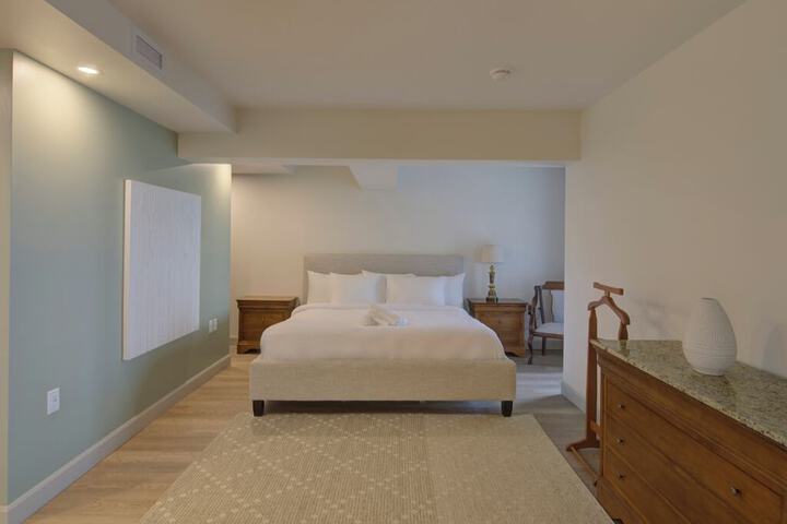 Room 8 of 48