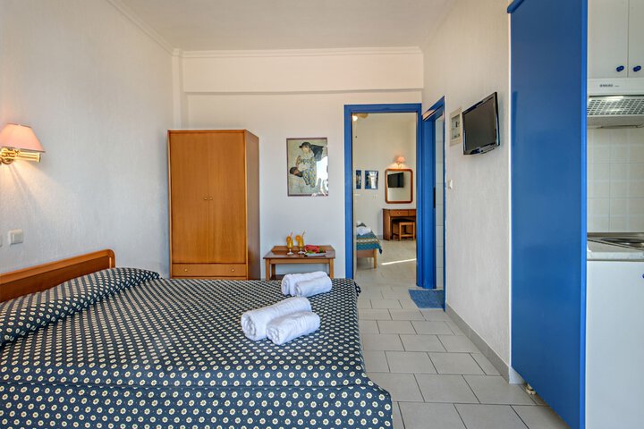 Room 4 of 37