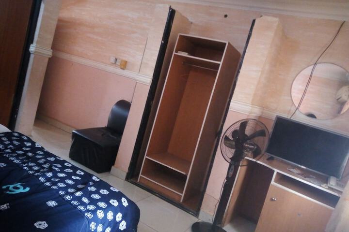 Room 10 of 52