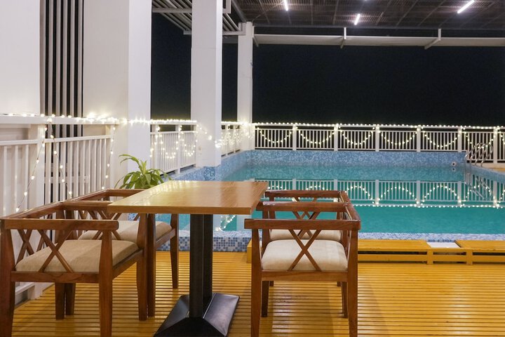 Pool 50 of 209