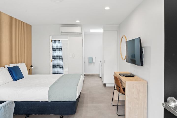 Room 8 of 30