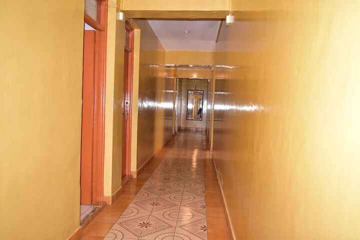 Ballroom/Hall 27 of 32