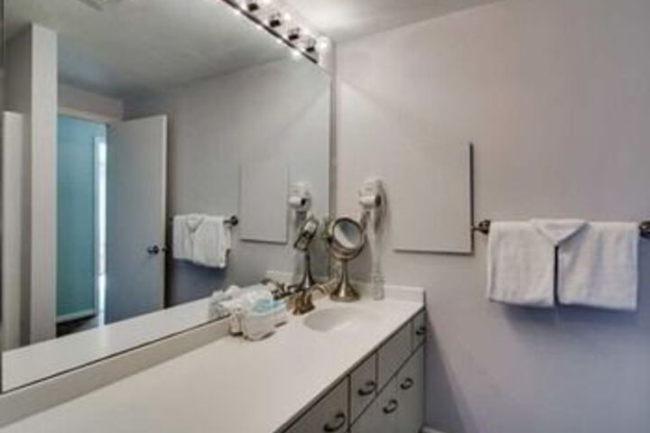 Room 12 of 84