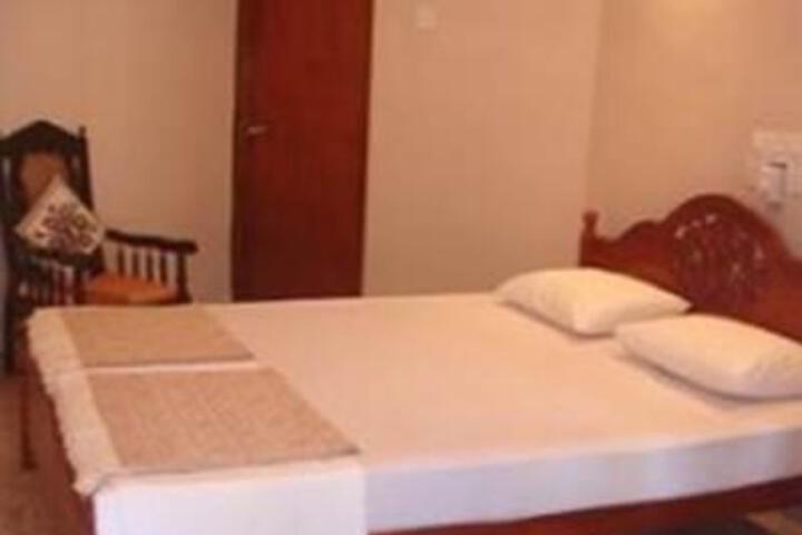 Room 5 of 5
