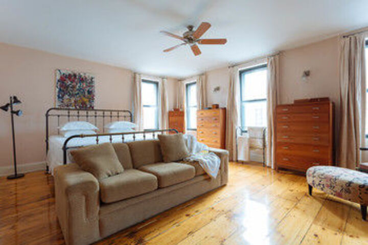 Room 8 of 38