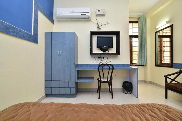 Room 21 of 43