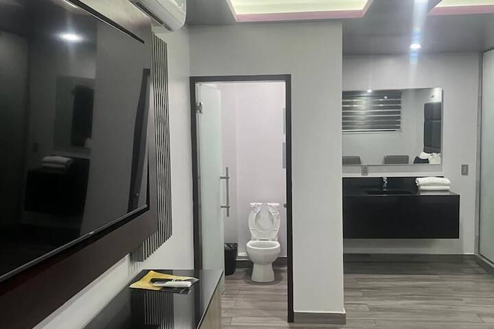 Room 5 of 14
