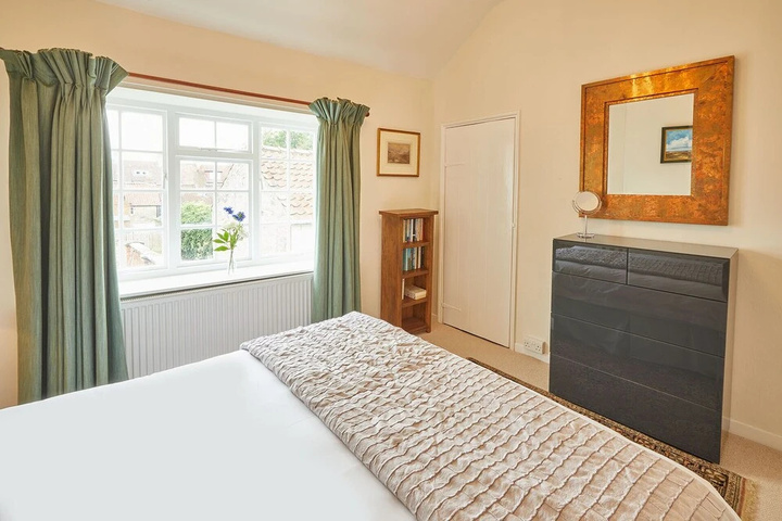 Room 4 of 14