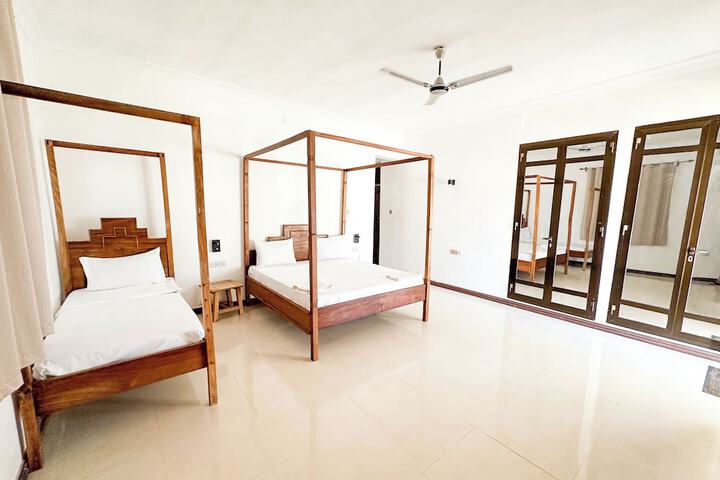 Room 6 of 48