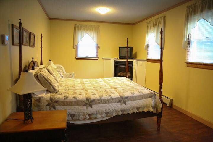 Room 16 of 165