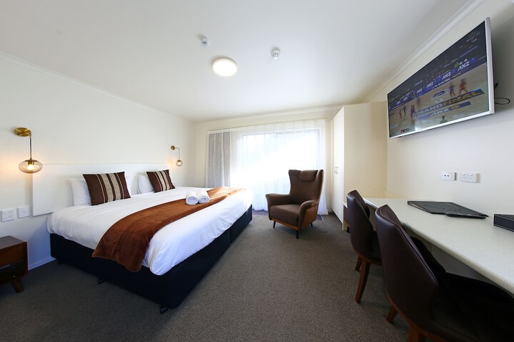Room 5 of 86