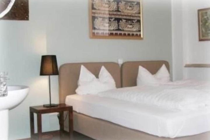 Room 2 of 17