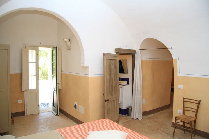 Room 30 of 81