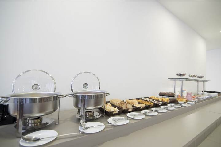 Breakfast/Coffee Service 54 of 70