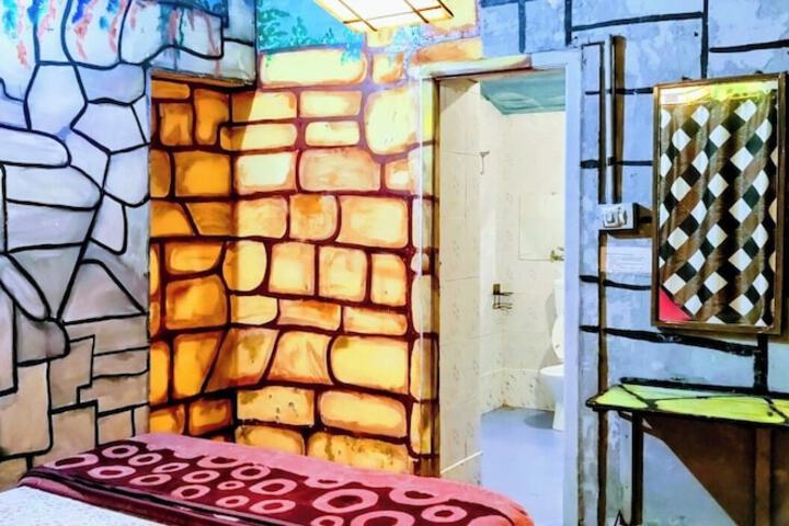 Room 96 of 195