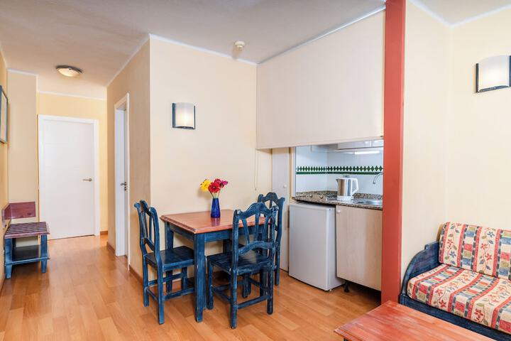 Room 4 of 27