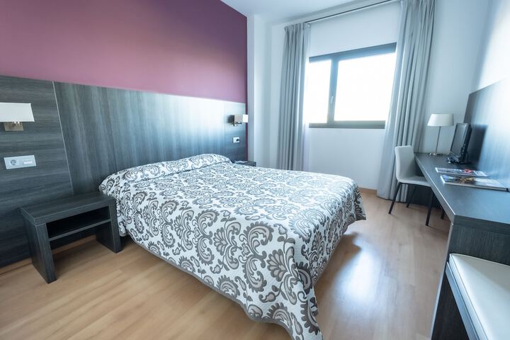 Photo of Hotel Abades Via Norte