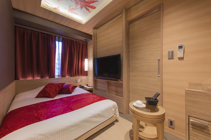 Room 8 of 23