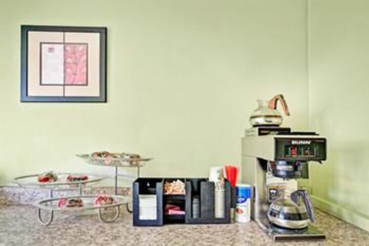 Breakfast/Coffee Service 8 of 39