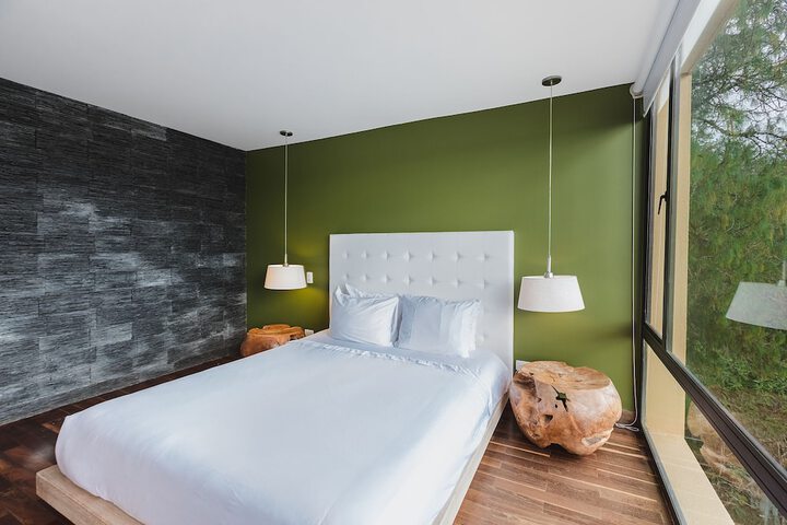 Room 20 of 184