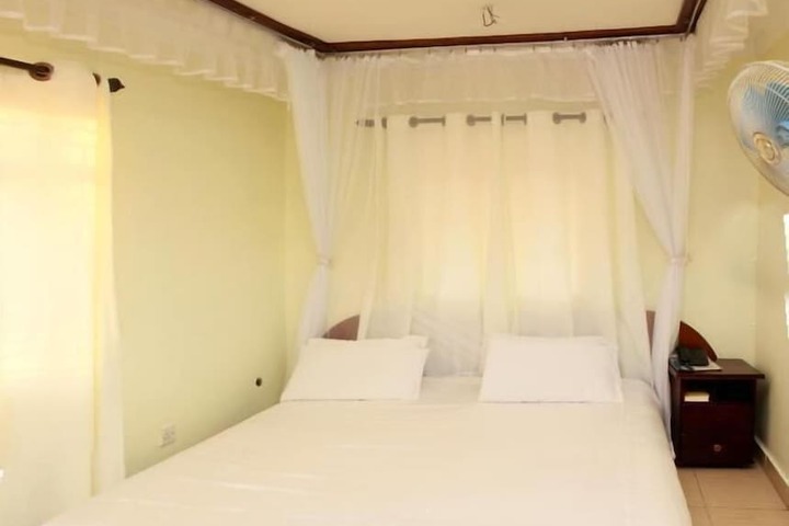 Room 21 of 49