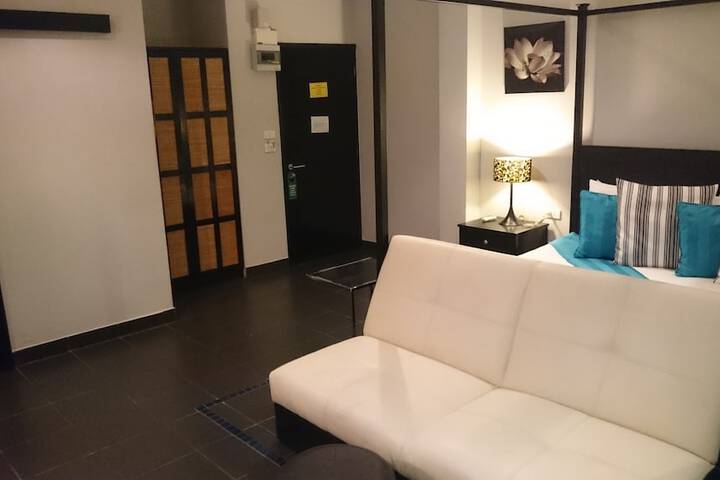 Room 4 of 116
