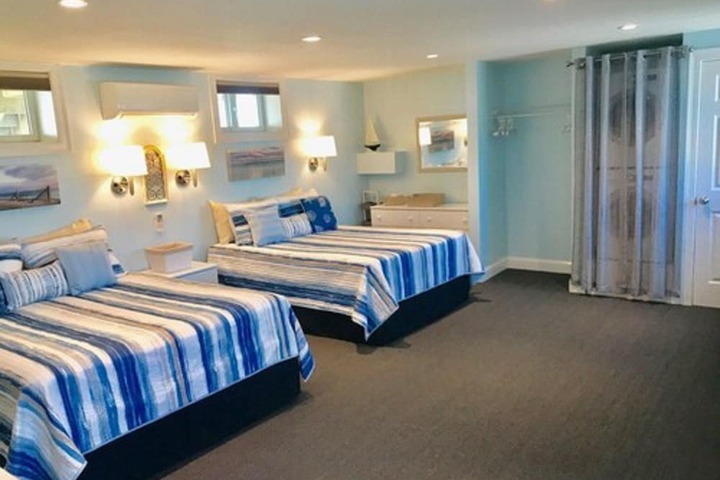 Room 43 of 190