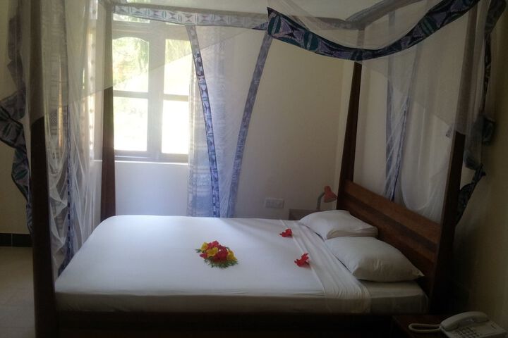 Room 9 of 113