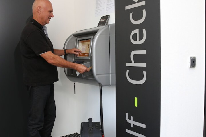 Check-in/check-out kiosk