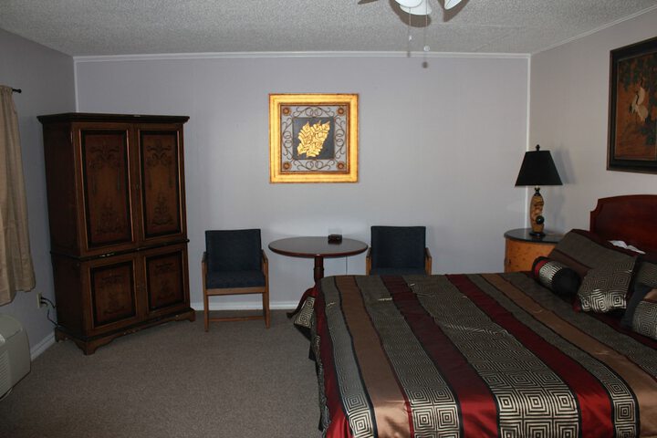 Room 93 of 219