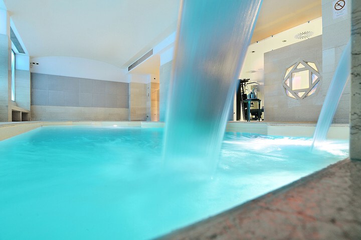 Hotel Pool