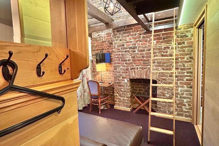 Victorian Loft Living Hotel 22