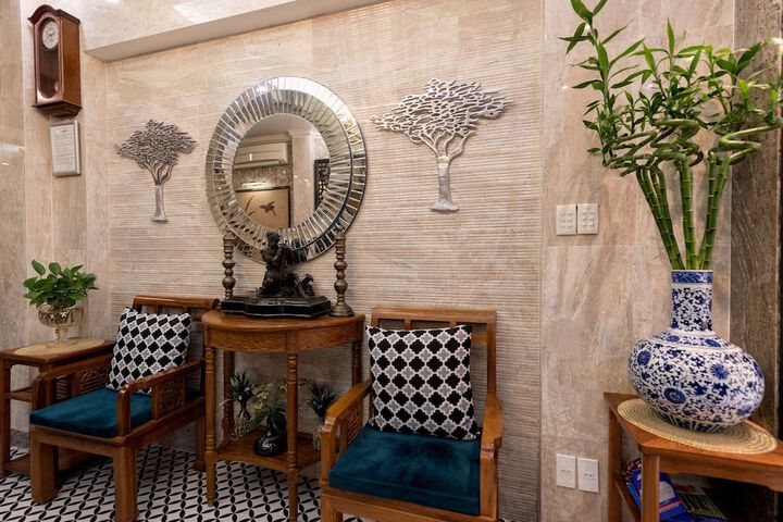 Entrance & Lobby