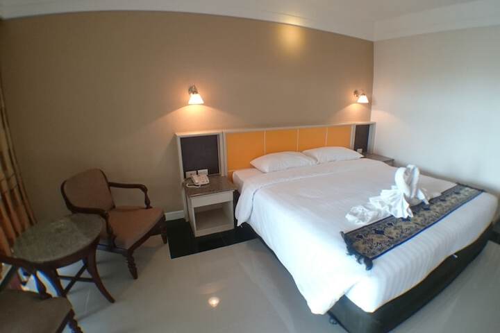 Room 8 of 73