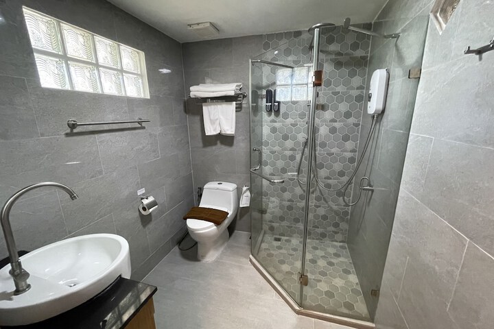 Room 76 of 185