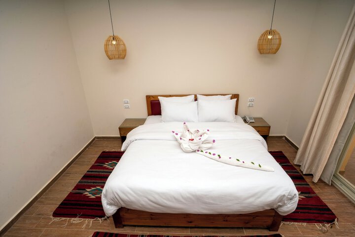 Room 4 of 17