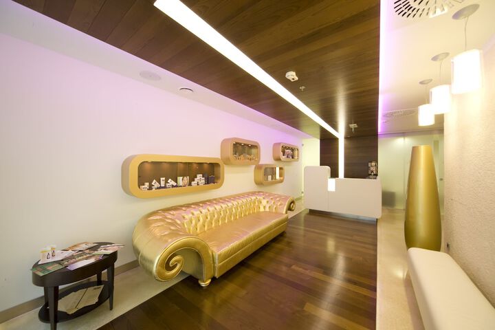 Room 48 of 80