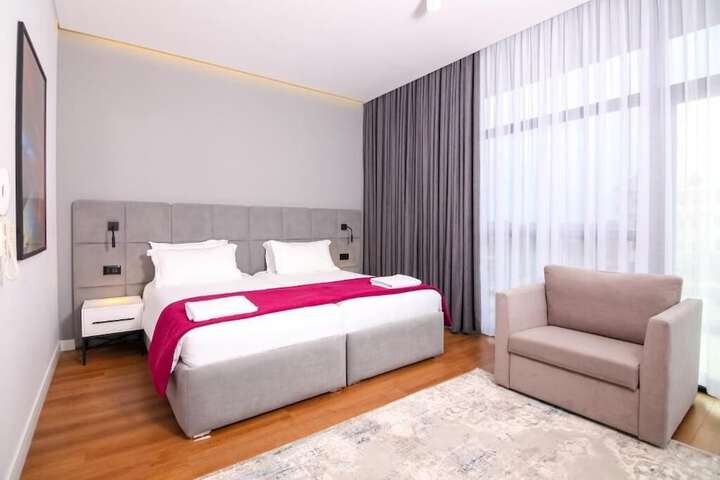 Room 12 of 83